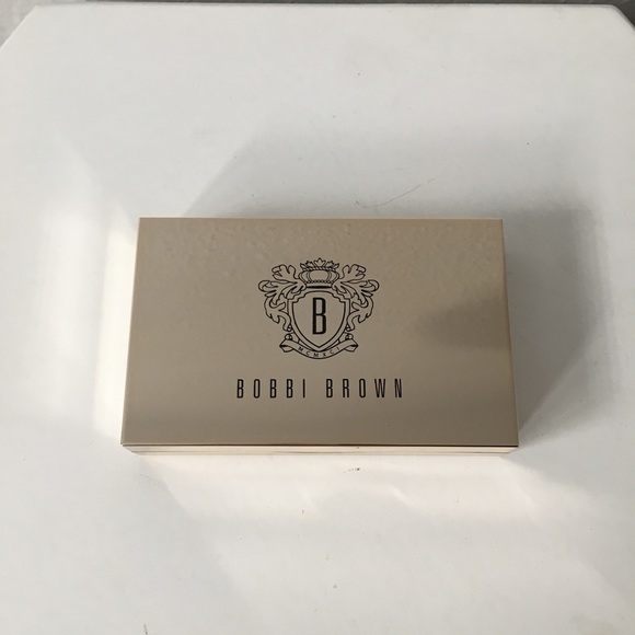 Bobbi Brown It’s Your Party Eye and Cheek Palette - Picture 4 of 5